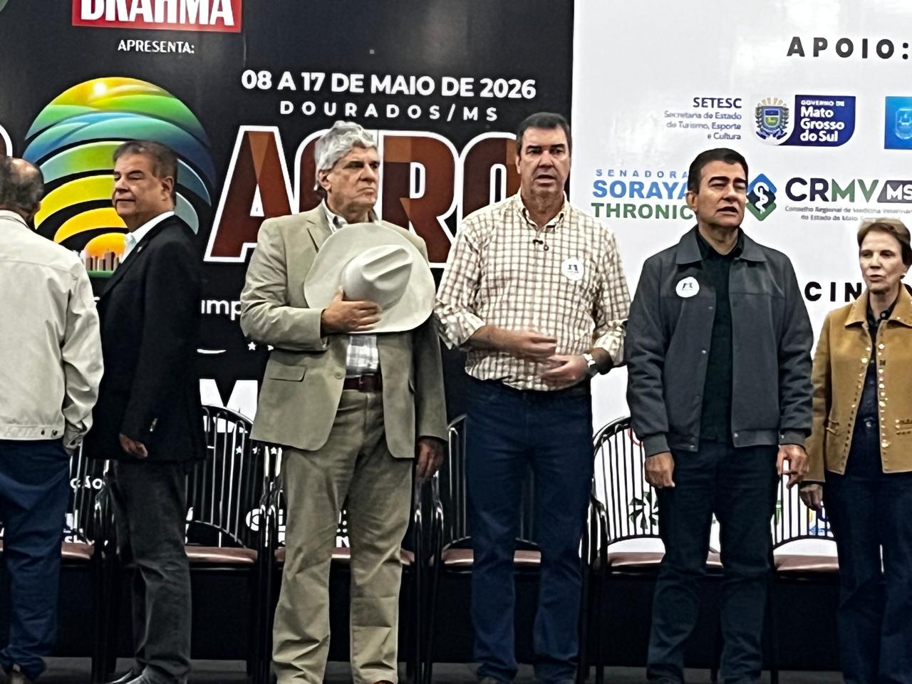 Na Expoagro, governador Eduardo Riedel anuncia que Dourados vai receber R$ 30 milhões para recapear linhas de ônibus Na Expoagro, governador Eduardo Riedel anuncia que Dourados vai receber R$ 30 milhões para recapear linhas de ônibus