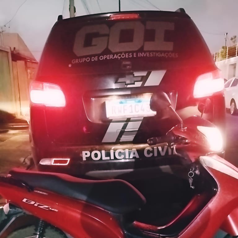 Polícia cumpre mandado por tráfico e recupera moto furtada em Campo Grande