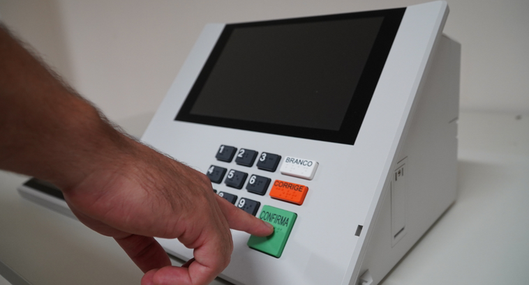 Urnas eletrônicas começam a ser distribuídas em Campo Grande para as Eleições 2026