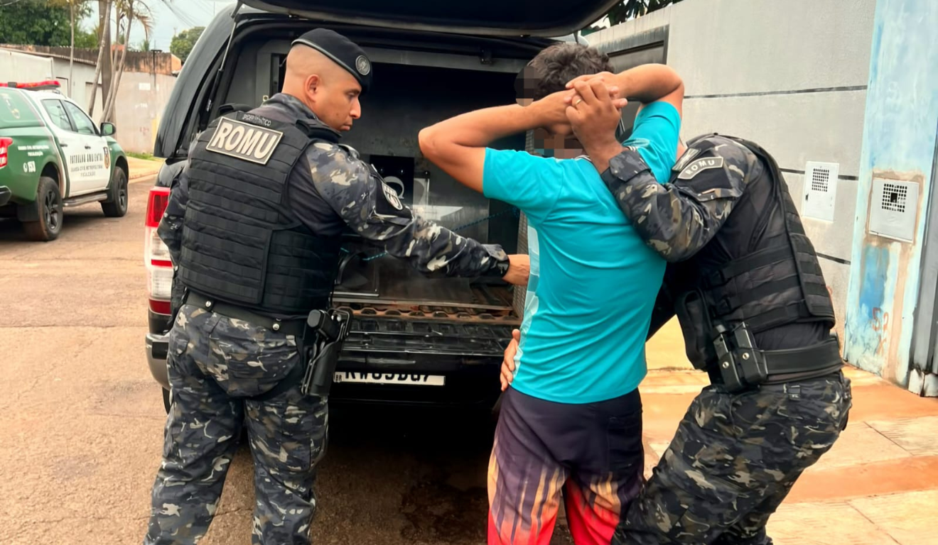 Homem é preso em ferro-velho após furto de peças de semáforo em Campo Grande