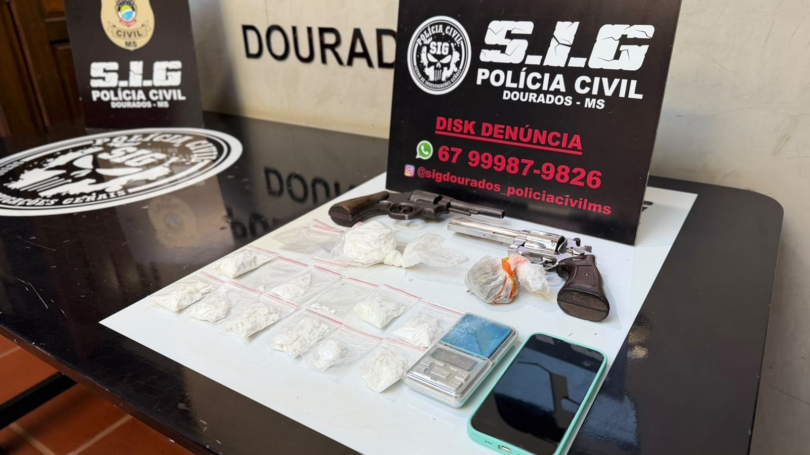 Homem é preso com drogas e armas em operação da Polícia Civil em Dourados