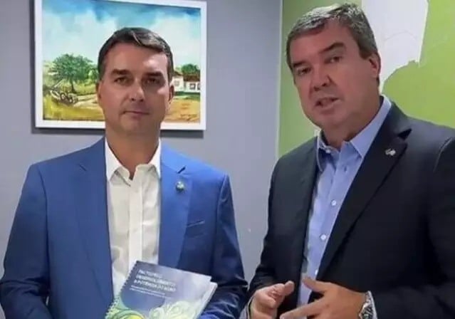 Flávio Bolsonaro e Eduardo Riedel lideram votação em Três Lagoas nas eleições